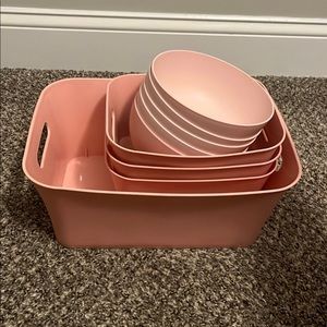 Storage bin and bowls set